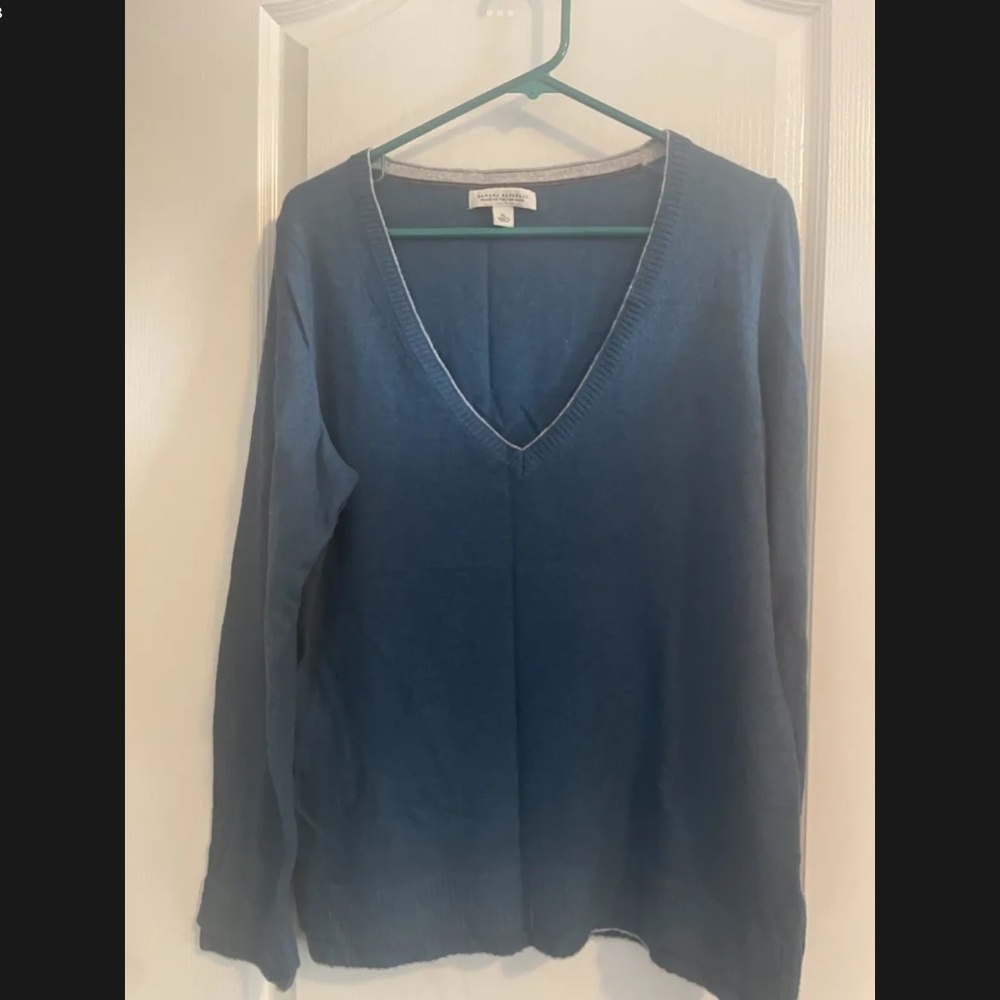 BELLA SWAN SCREEN ACCURATE BANANA REPUBLIC SWEATER SIZE X-LARGE